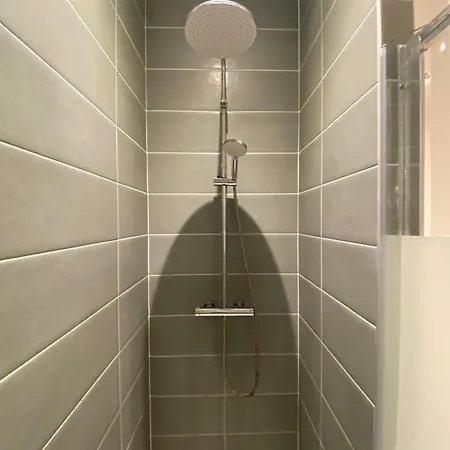 Cosy 48m Centre Et Gare à Pied Proche Musée D Art Moderne Wifi 4 Personnes Apartamento